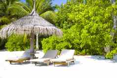 甲板椅子伞海滩海滩马尔代夫
