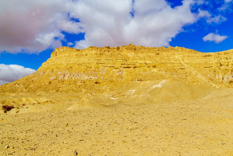 悬崖山墩部分<strong>马赫特</strong>什火山口雷蒙