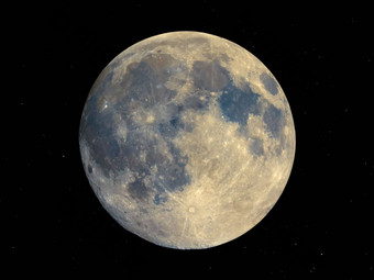 完整的月亮望远镜布满星星的天空