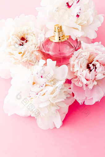豪华的香味瓶别致的香水产品背景牡丹花香水美品牌