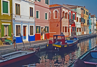 burano威尼斯意大利风景如画的渔人明亮彩色房子