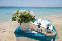 婚礼仪式设置热带海滩