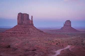 纪念碑谷沙漠峡谷美国蓝色的小时