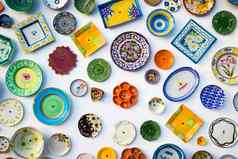 集合色彩斑斓的葡萄牙语陶瓷陶器当地的工艺