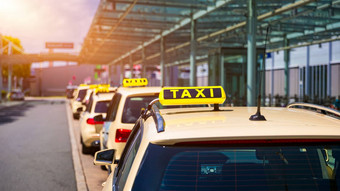 出租车出租车等待乘客黄色的出租车标志出租车汽车