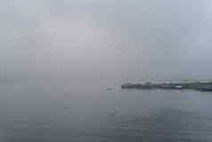 景观河游艇早....雾