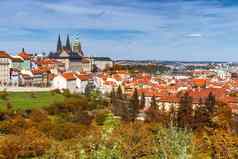 布拉格捷克语共和国风景优美的秋天空中视图拖