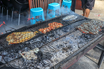 服务食物准备<strong>烧烤</strong>优秀的warung鱼市场热带巴厘岛岛Jimbaran新鲜的<strong>健康</strong>的美味的海鲜鱼虾小龙虾章鱼鱿鱼蛤