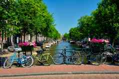 阿姆斯特丹运河船自行车桥