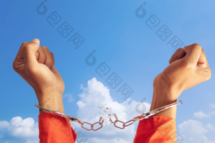 男人的手思想上的桎梏黑色的背景图片-包图网企业站