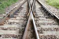 铁生锈的铁路跟踪铁路火车
