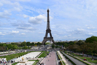 巴黎<strong>法国</strong>4月美丽的视图<strong>埃菲尔铁塔</strong>塔之旅<strong>埃菲尔铁塔</strong>阳光明媚的春天一天惊人的视图纪念碑巴黎