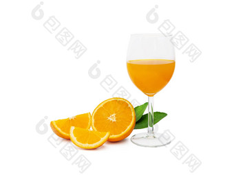 玻璃新鲜的橙色汁集团新鲜的橙色水果绿色叶子孤立的白色背景剪裁路径包括水果产品显示蒙太奇工作室拍摄