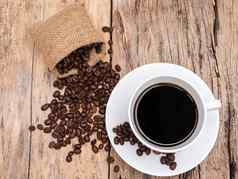 新鲜的表示咖啡杯咖啡豆木表格咖啡背景咖啡馆咖啡商店