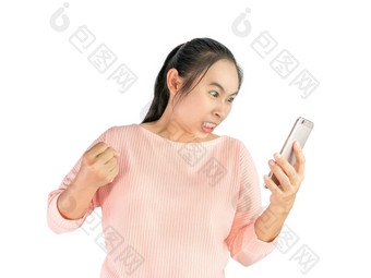 亚洲女人愤怒的愤怒的智能手机isasian女人愤怒的愤怒的智能手机孤立的白色背景