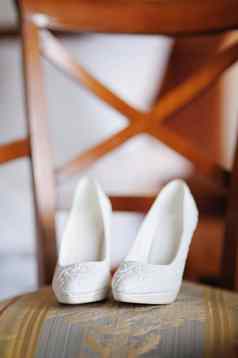 优雅的新娘鞋子