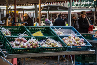 水果摊位每周市场