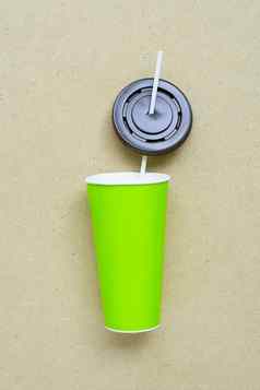 绿色标准咖啡杯稻草塑料帽胶合板