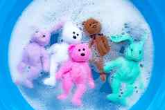 浸泡兔子娃娃玩具泰迪熊洗衣洗涤剂水分