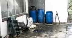 桶有毒液体浪费填充站建筑