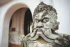 中国人古老的战士雕塑什么phra帕托姆切迪
