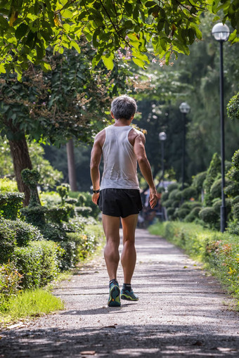 男人。慢跑运行<strong>户外</strong>公园锻炼