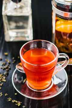 水果茶玻璃杯表格咖啡馆法国新闻