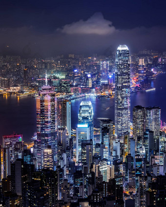 在香港香港天际线晚上维多利亚峰