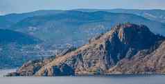 风景视图岩石山坡湖英国哥伦比亚