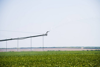 现代农业灌溉系统喷涂场