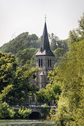 塔尖塔圣安妮教堂底比利时