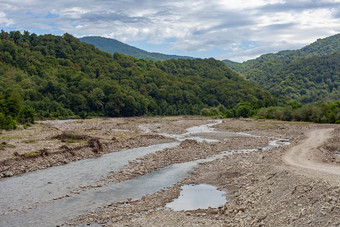 山石床河