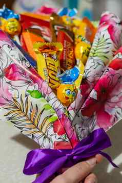 色彩斑斓的花束美味的糖果巧克力
