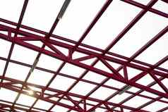 玻璃屋顶安装金属框架画红色的