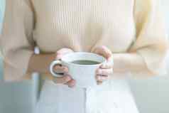 杯咖啡女人喝茶咖啡白色杯热