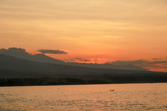 日落巴厘岛海伟大的火山巴厘岛二氢茚酮