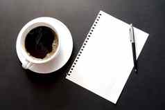 空纸表杯咖啡笔黑色的背景纸请注意添加文本消息