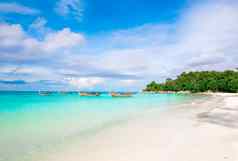 海清晰的水海滩假期夏天放松旅行明亮的天空KOH利普泰国