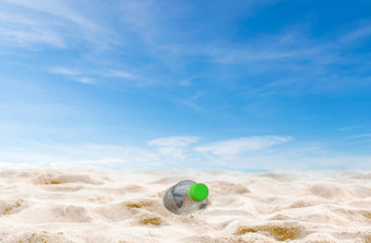 海滩浪费水瓶沙子垃圾处理生态保存
