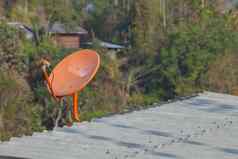 广播望远镜安装屋顶清晰的天空