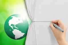 手画绳子开放皱巴巴的纸显示地球全球