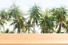 木板材椰子树行背景模糊空木表格地板椰子树图片模糊木表格董事会空前面背景椰子种植园自然模拟显示产品
