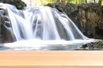 木板材瀑布美丽的自然背景空木表格地板自然瀑布新鲜的森林木表格董事会空花园瀑布王五月銮瀑布泰国