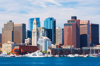 波士顿天际线查看港摩天大楼市中心波士顿城市景观麻萨诸塞州资本美国