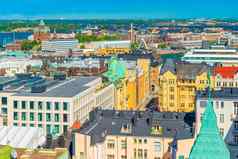空中全景赫尔辛基芬兰城市景观阳光明媚的夏天一天