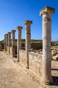 古老的罗马列建筑毁了帕福斯塞浦路斯