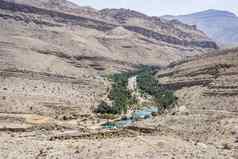 风景优美的视图Wadi巴尼哈立德主要池阿曼