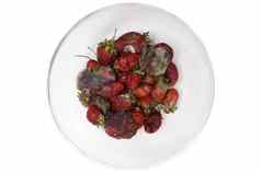 草莓腐烂腐烂的水果水果发霉的腐烂的水果碗草莓腐烂模具清晰的玻璃碗