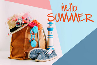 夏天假期旅行概念赶时髦的人海滩袋项目