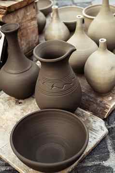 传统的罗马尼亚手工制作的陶瓷市场